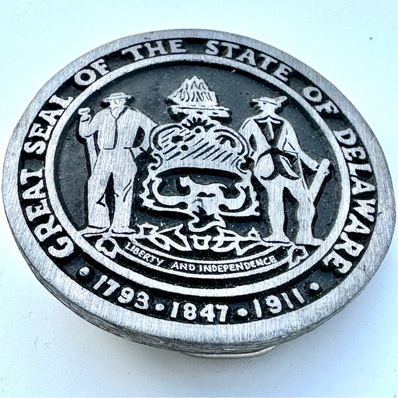 Vintage Delaware seal solid pewter belt buckle - Picture 2 of 4
